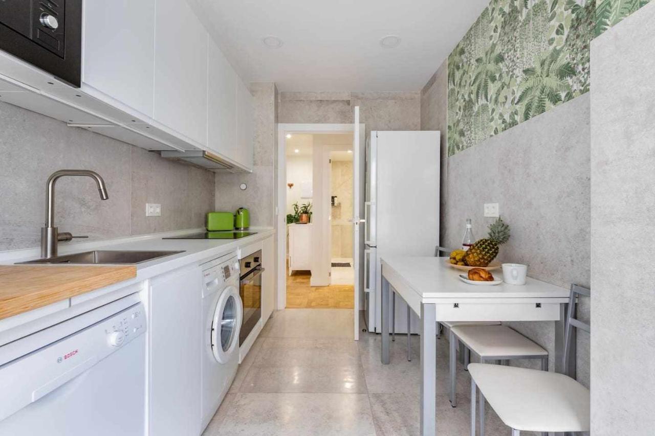New Amara Suite Friends & Families Parking San Sebastián Esterno foto