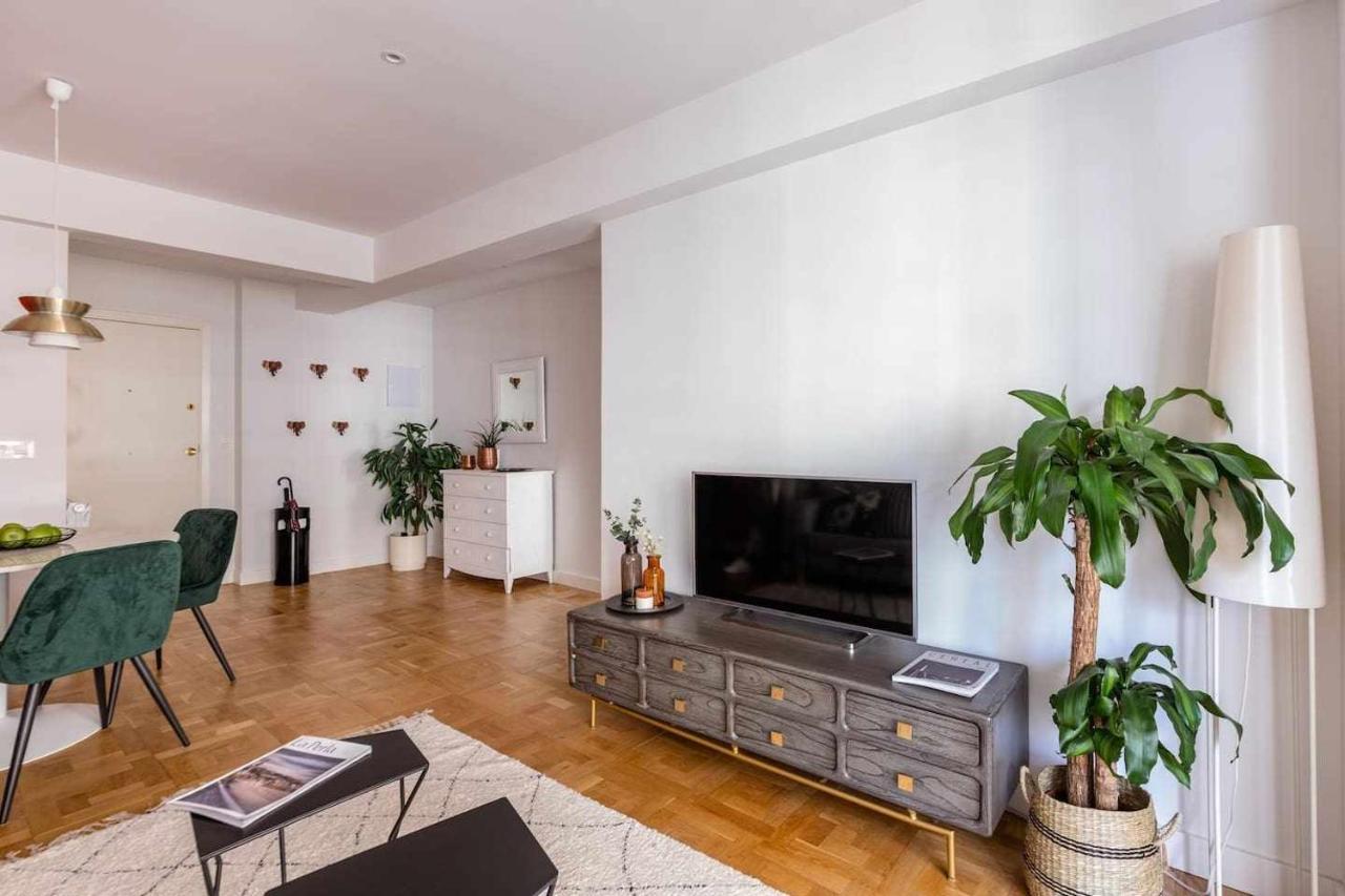 New Amara Suite Friends & Families Parking San Sebastián Esterno foto