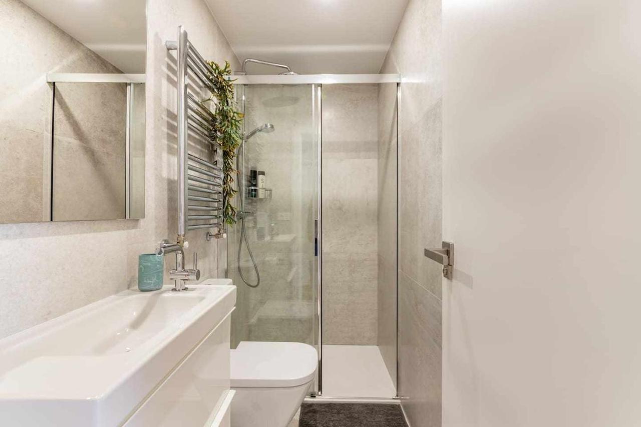New Amara Suite Friends & Families Parking San Sebastián Esterno foto